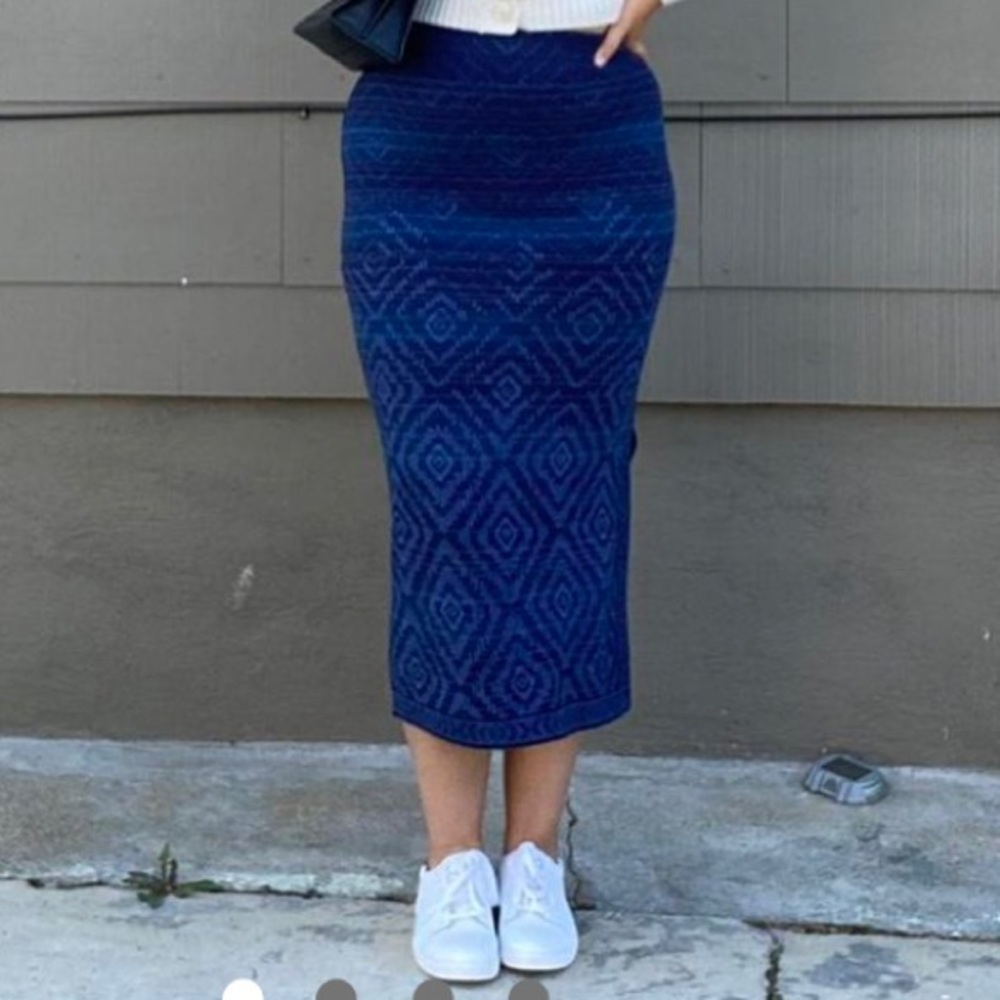 Reselling this midi skirt I got on Depop!